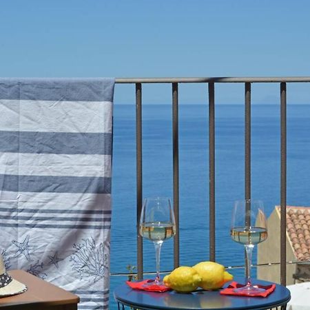 Apartmán Terrazza Ambrogio Sant'Ambrogio  Exteriér fotografie