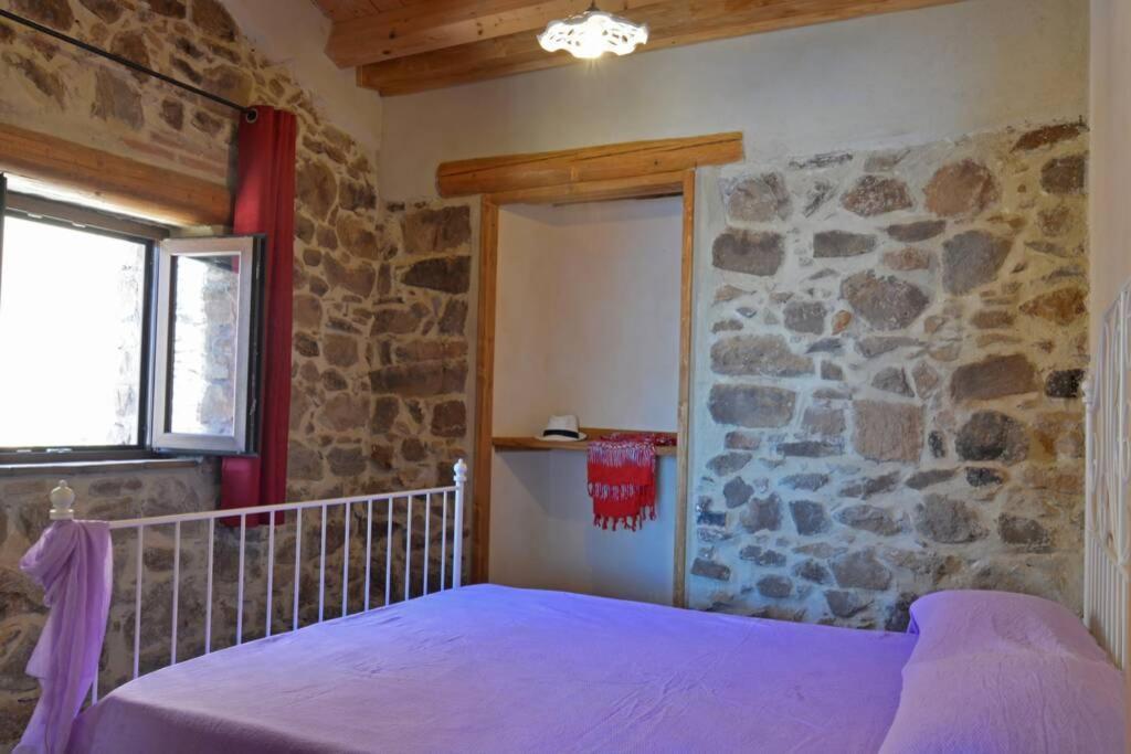 Apartmán Terrazza Ambrogio Sant'Ambrogio  Exteriér fotografie